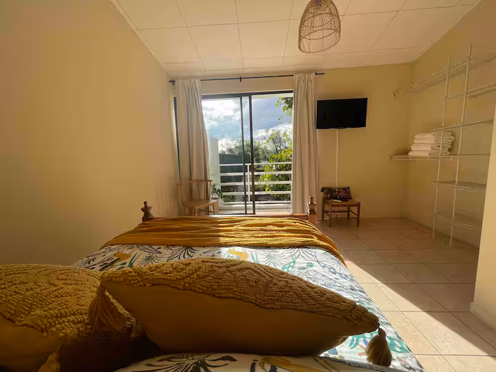 Segundo ángulo de Casa Buda Yellow, casa independiente en Barrio Capulín, Liberia